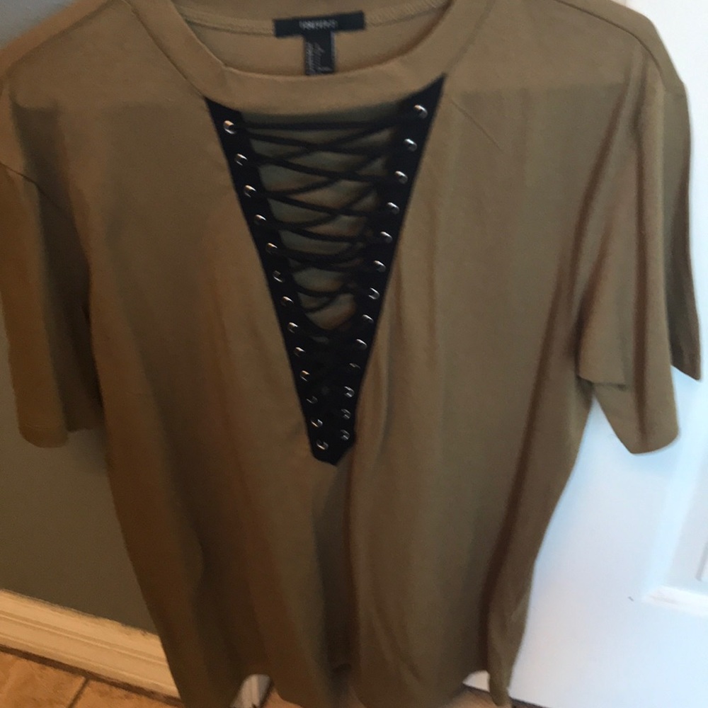 Forever 21 T-shirt